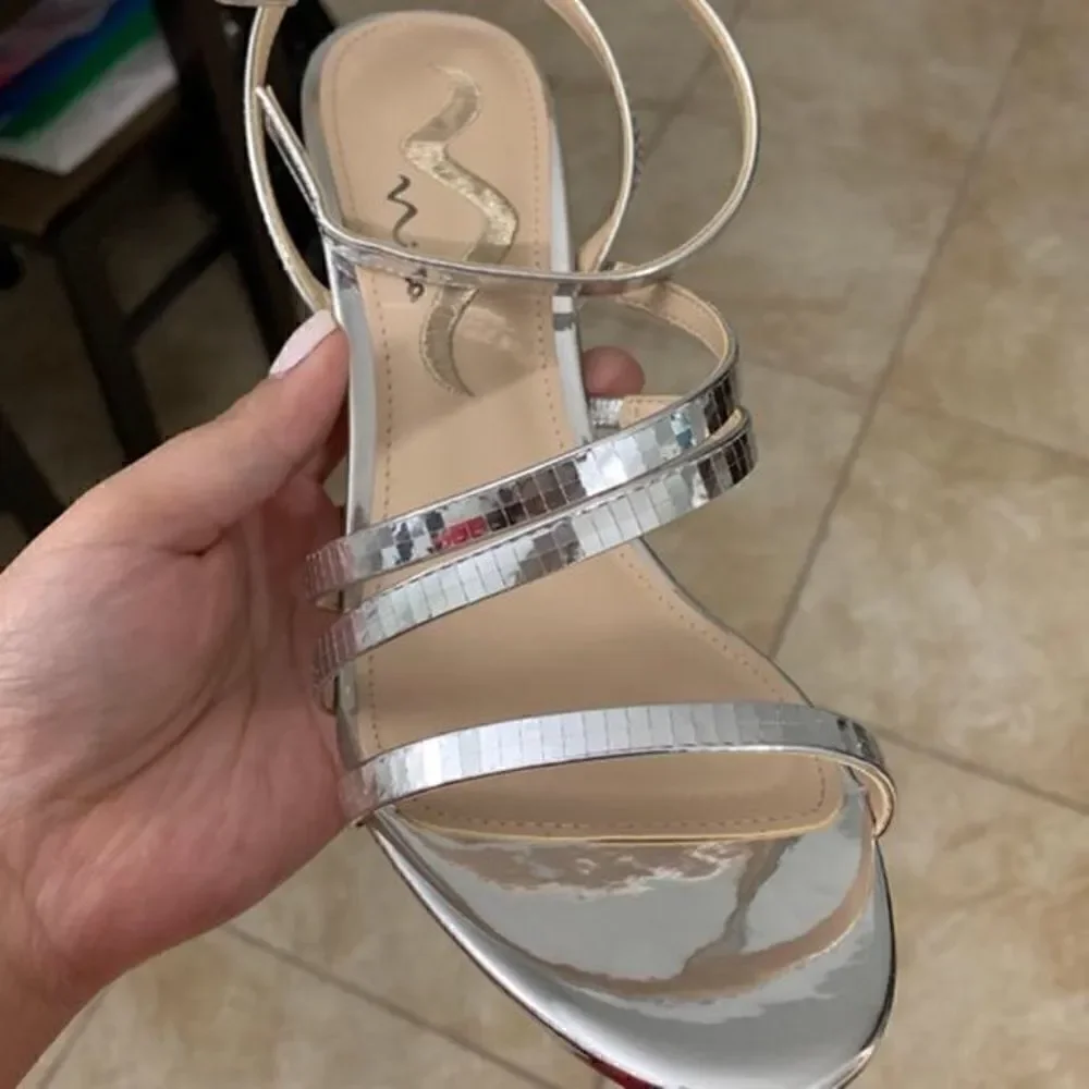 NINA CHELAN SANDAL in Silver Mirror - Picture 8 of 8